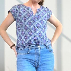 Kenar Womens Purple and Blue Tone Patterned Lightweight V-Neck M